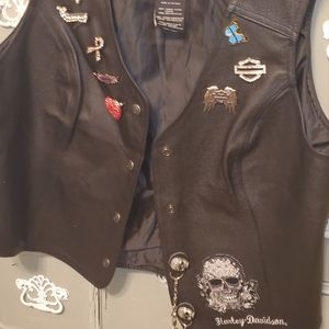 HARLEY DAVIDSON LEATHER VEST WITH PINS SZ XL WOMEN'S